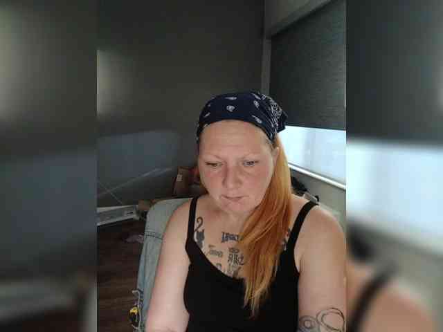 Adelaideskyy Live Webcam on BongaCams
