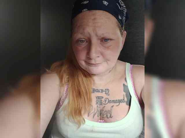 Adelaideskyy Live Webcam on BongaCams