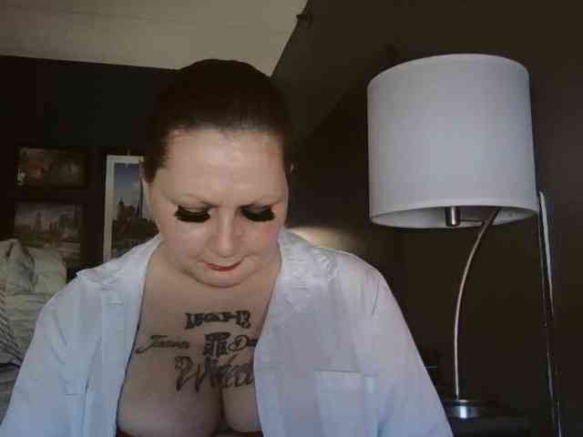 Adelaideskyy Live Webcam on BongaCams