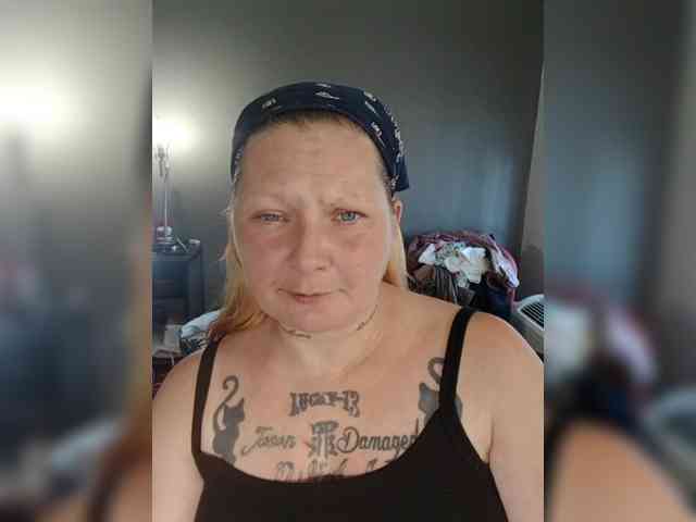 Adelaideskyy Live Webcam on BongaCams