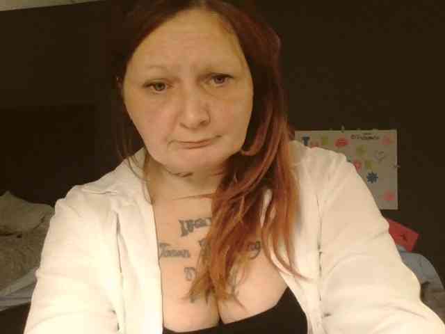 Adelaideskyy Live Webcam on BongaCams