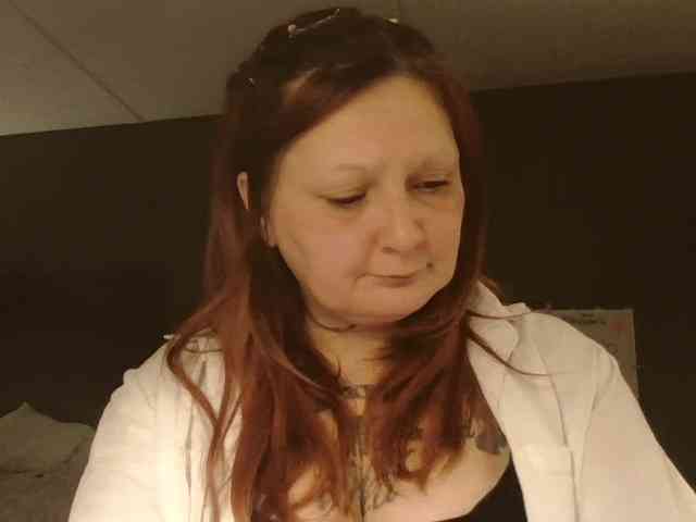 Adelaideskyy Live Webcam on BongaCams