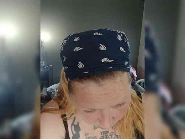 Adelaideskyy Live Webcam on BongaCams