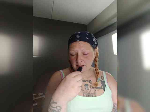 Adelaideskyy Live Webcam on BongaCams