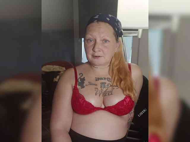 Adelaideskyy Live Webcam on BongaCams