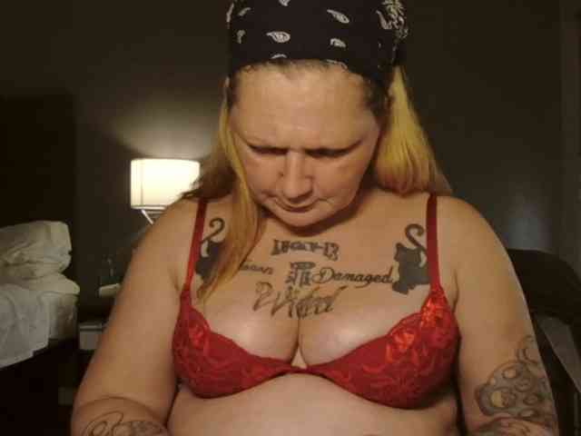 Adelaideskyy Live Webcam on BongaCams