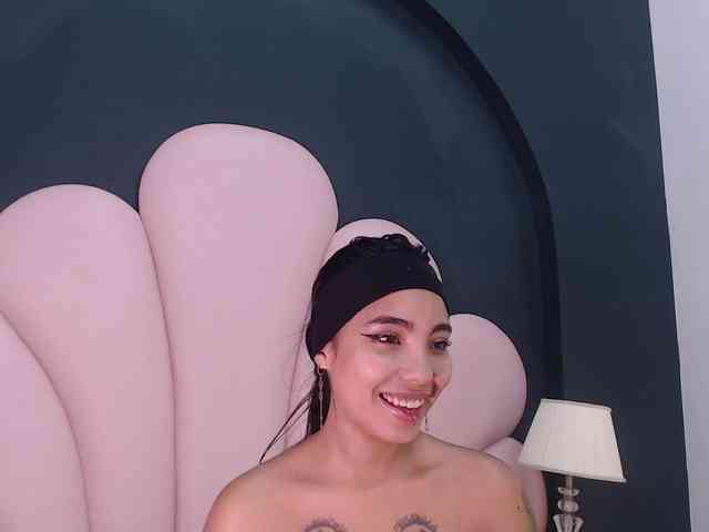 AliceLaw Live Webcam on BongaCams