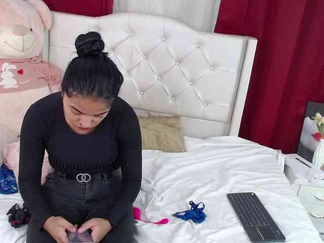 evangelineblossom webcam