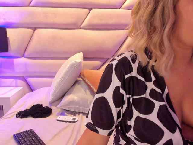BrianaWalsh webcam