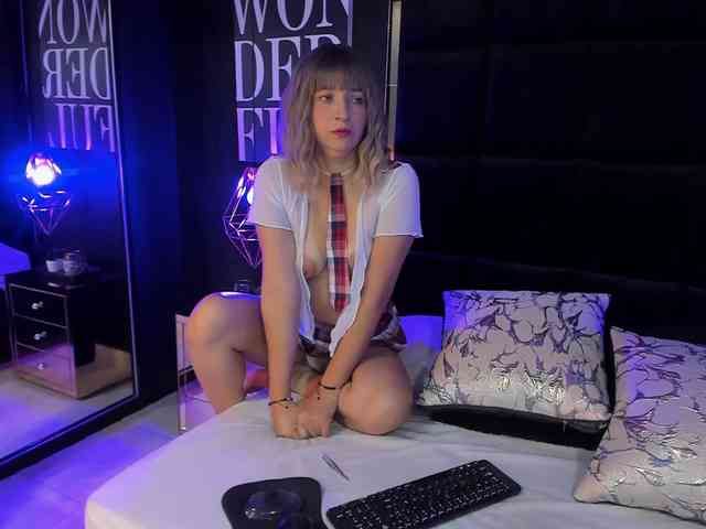 BrianaWalsh webcam