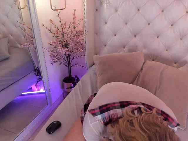 BrianaWalsh webcam