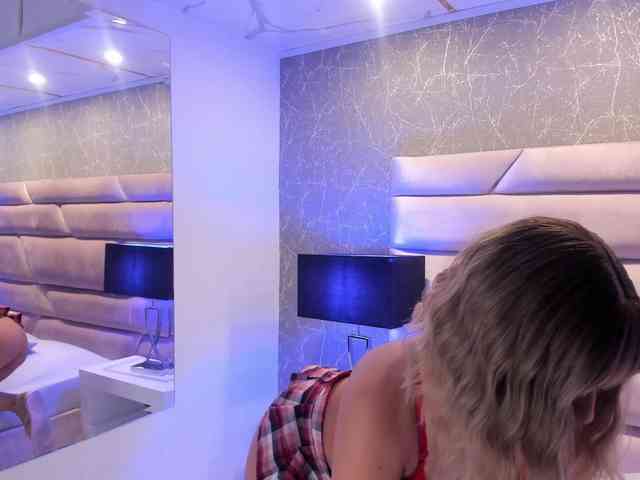 BrianaWalsh webcam