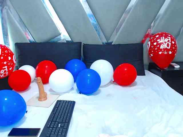 online webcam Maya-Baker