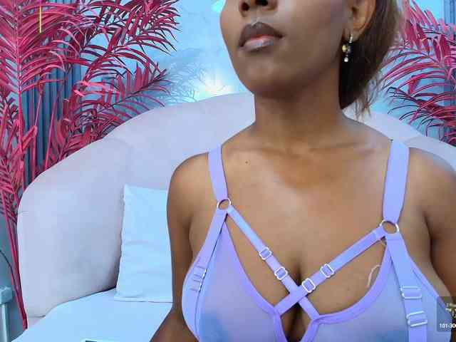 Maya-Baker Live Webcam on BongaCams