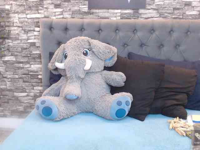 Mia-castillo webcam
