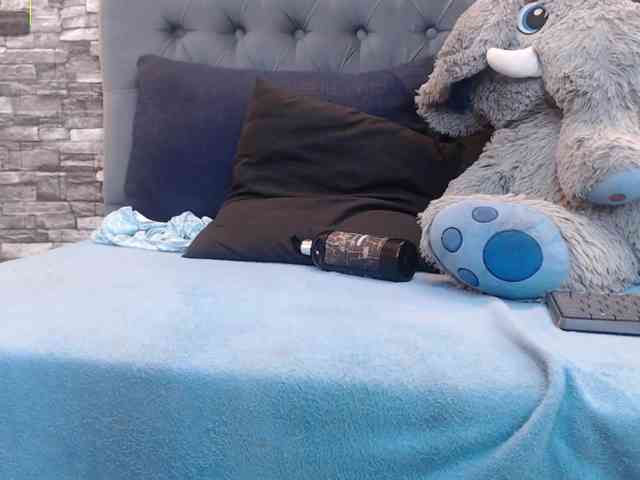 Mia-castillo webcam