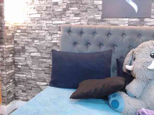 Mia-castillo webcam