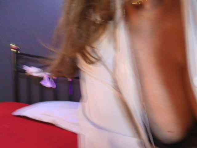 MelaniaKnauss webcam