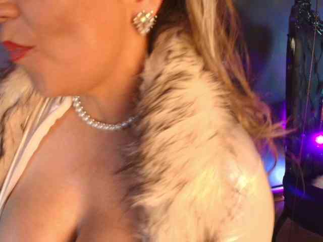 MelaniaKnauss webcam