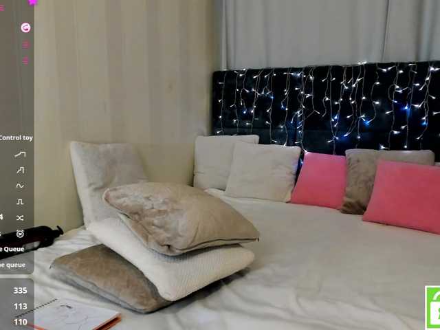 Kelly-Mott's BongaCams show and profile