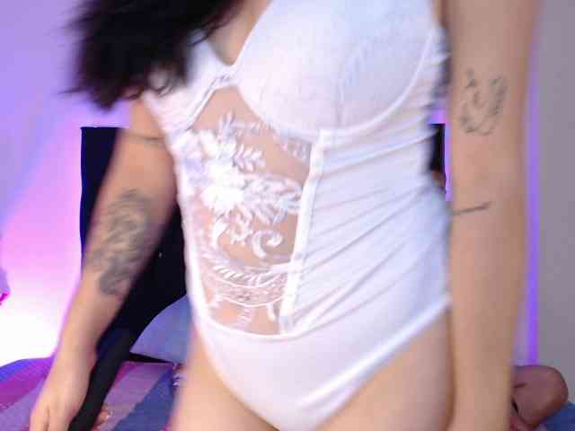 LeoftAngelique webcam