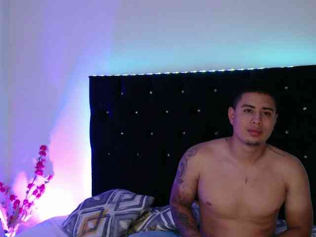 LeoftAngelique webcam