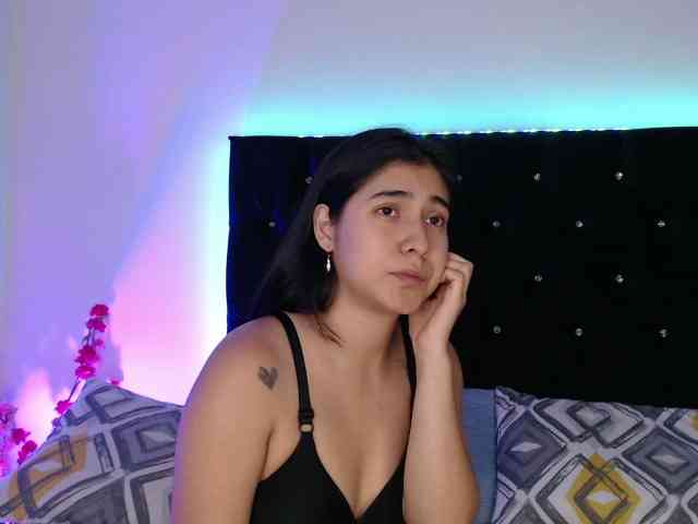 LeoftAngelique webcam