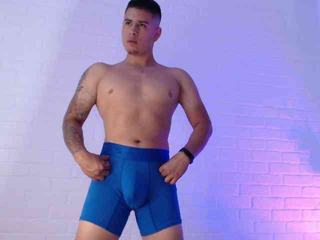 LeoftAngelique webcam