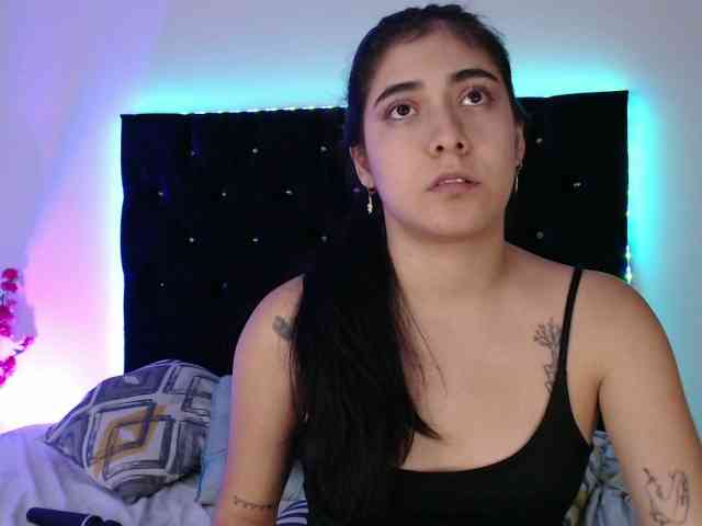 LeoftAngelique webcam