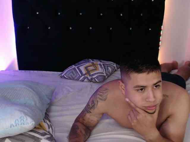 LeoftAngelique webcam