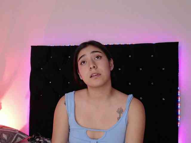LeoftAngelique webcam