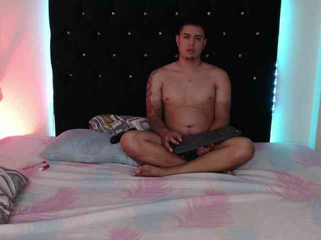 LeoftAngelique webcam