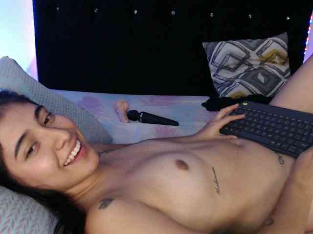 LeoftAngelique webcam
