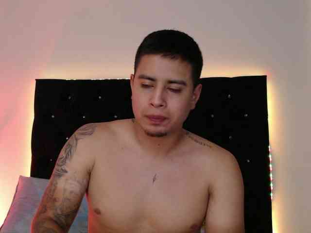 LeoftAngelique webcam