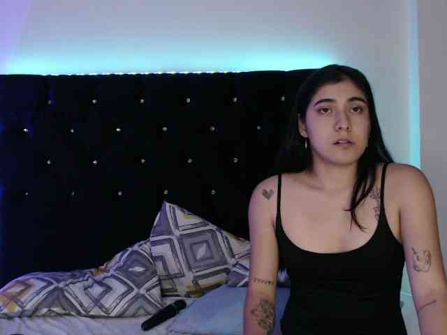 LeoftAngelique webcam