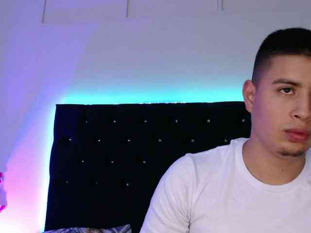 LeoftAngelique webcam