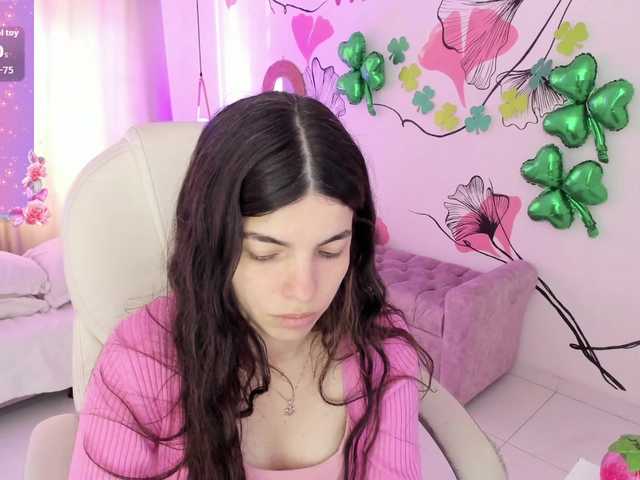 le modèle Isabela-Fiorelli est en webcam porno dans un show sur le site bongacams, il possède les tags suivants: Latino/Hispanic,Brunette,Shaved