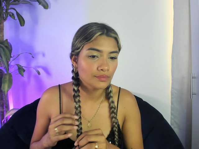 AmySofia webcam bongacams model stream image