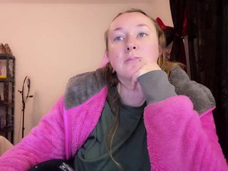 NylonQueen Porn Show