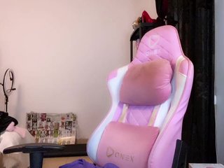 NylonQueen Porn Show