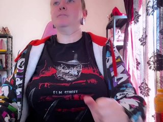 NylonQueen Porn Show