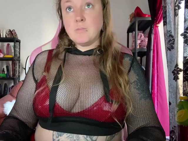 NylonQueen's BongaCams show and profile