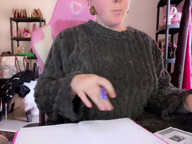 NylonQueen's BongaCams show and profile