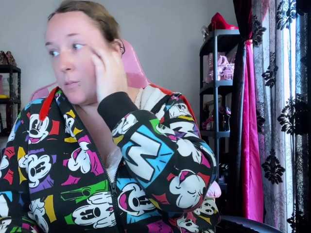 NylonQueen's BongaCams show and profile