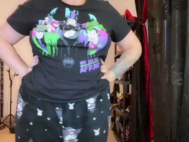 NylonQueen's BongaCams show and profile