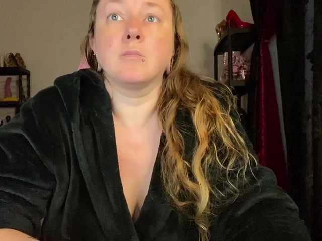 NylonQueen's BongaCams show and profile