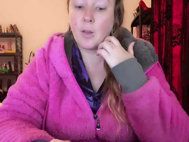 NylonQueen's BongaCams show and profile