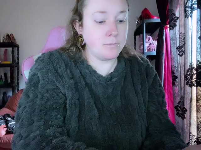 NylonQueen's BongaCams show and profile