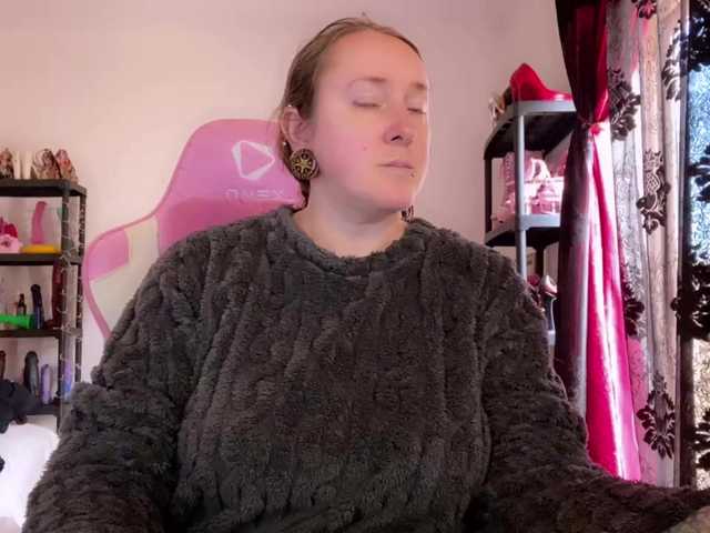 NylonQueen's BongaCams show and profile