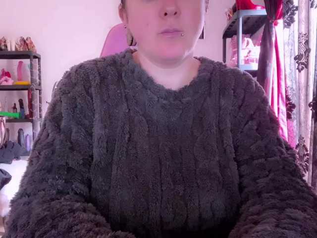 NylonQueen's BongaCams show and profile